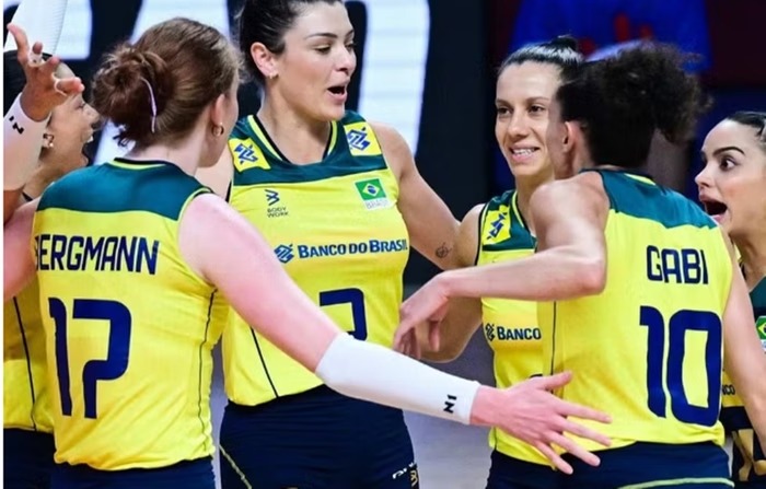 Com o resultado, a seleção se mantém na segunda colocação, com 22 pontos, atrás somente da Polônia, que tem 24 e também oito vitórias