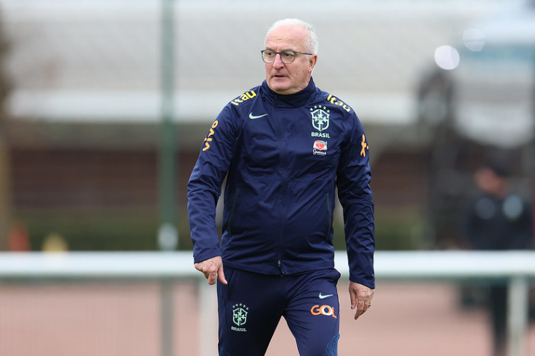 Dorival Júnior tem duas vitórias e um empate na Seleção Brasileira