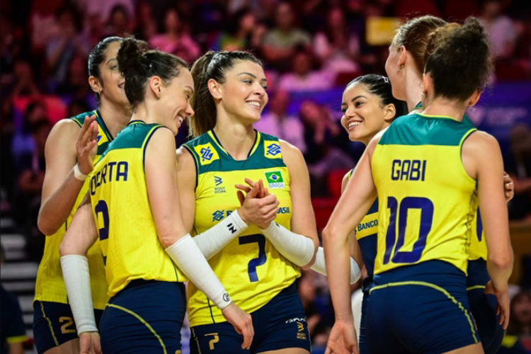 A Seleção Brasileira feminina volta a jogar nesta sexta-feira (14/6), contra a Bulgária