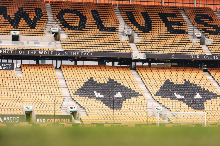 Wolverhampton é um cliube tradicional na Inglaterra