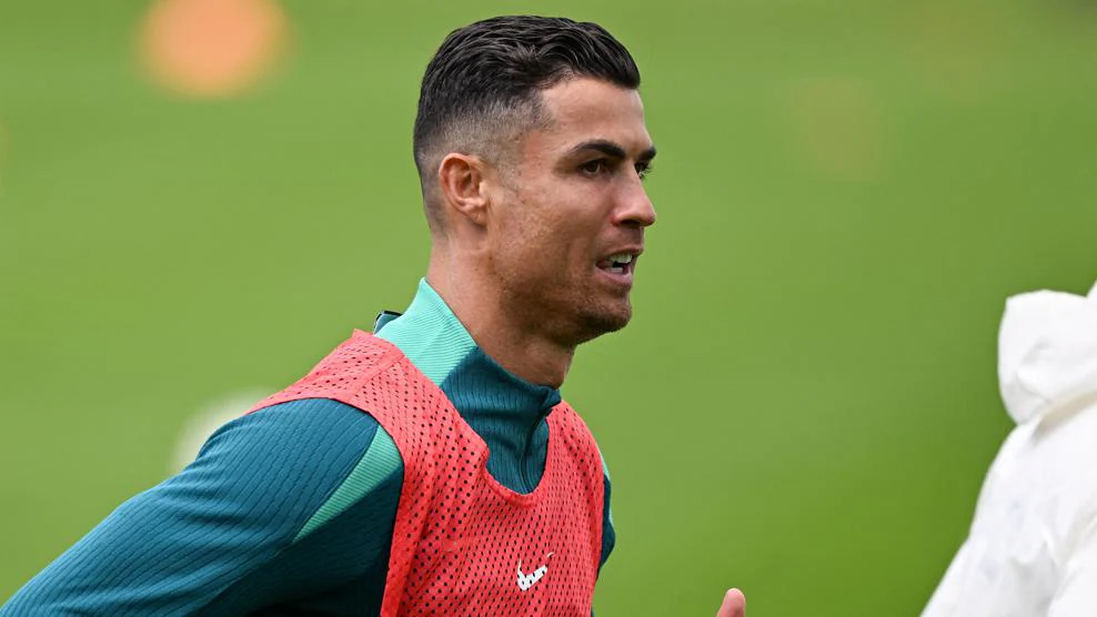 CR7 deve estar em campo com Portugal nesta terça-feira (18).