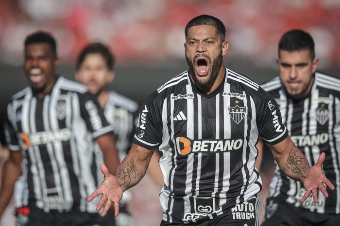 Até hoje, em 196 jogos oficiais disputados, foram 46 cartões amarelos e quatro cartões vermelhos