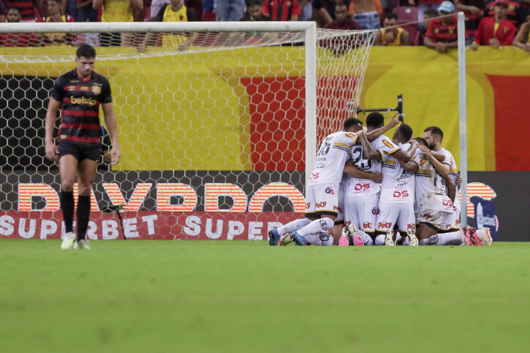 Sport leva gol relâmpago, perde para o Novorizontino e fica fora do G4 da Série B