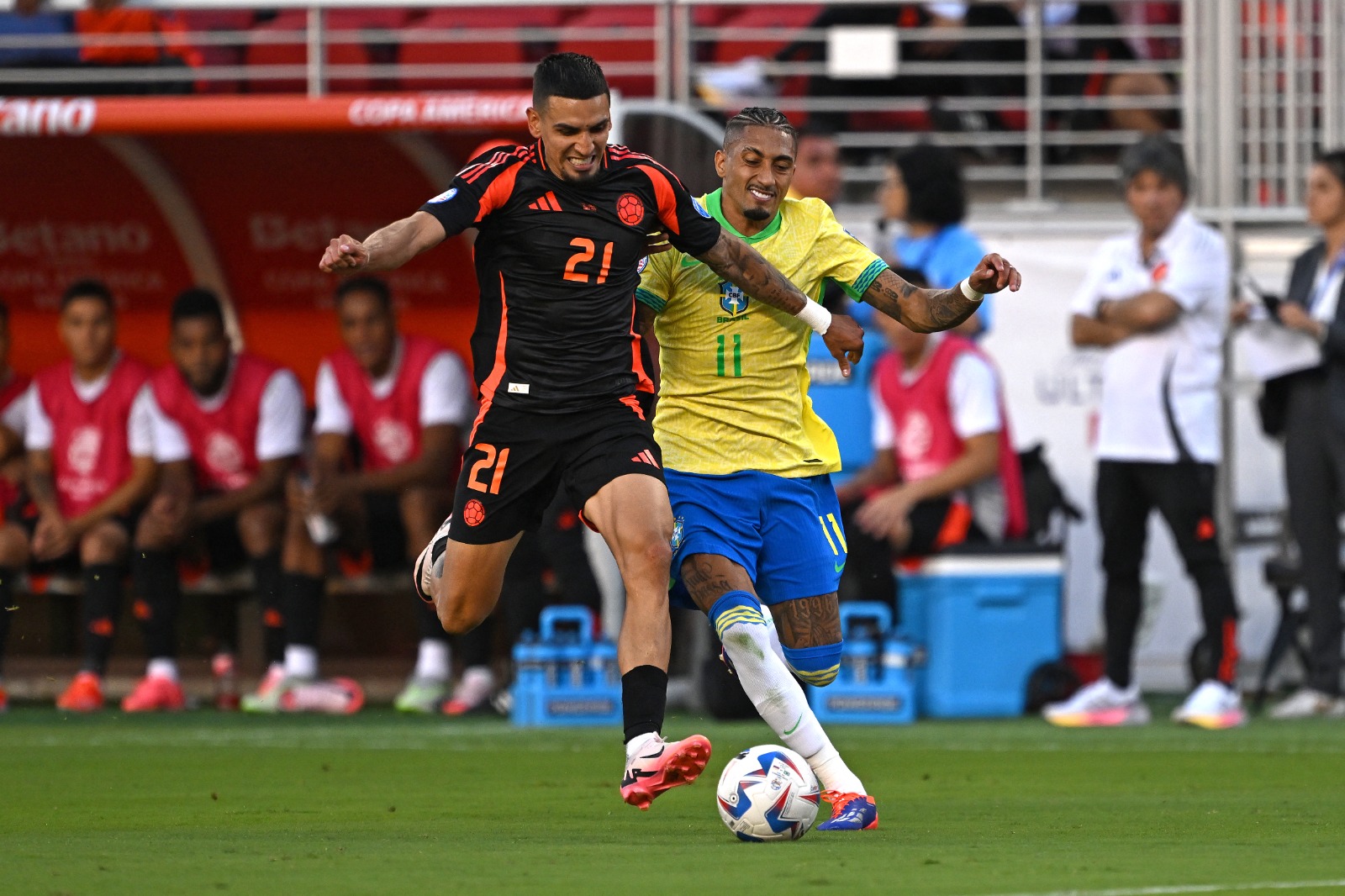 Jogo entre Brasil e Colômbia foi quente 