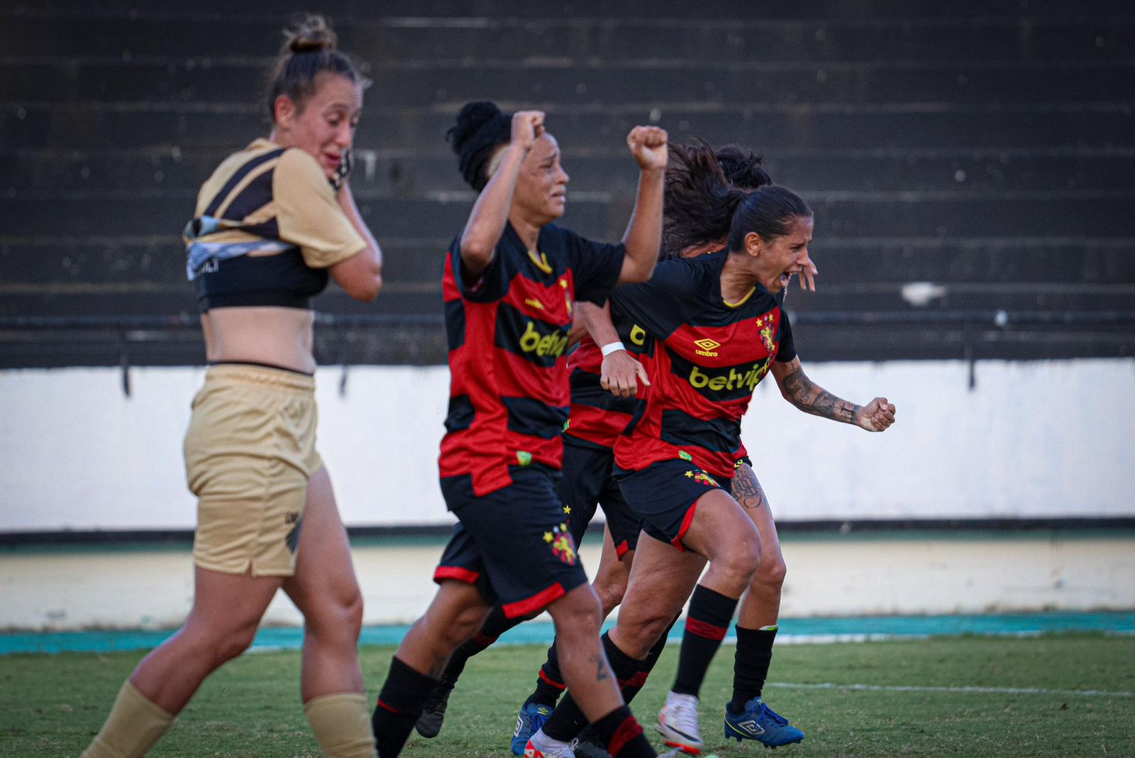Sport conquista acesso de maneira emocionante no Arruda