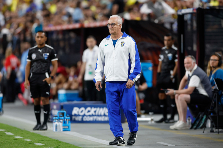 De acordo com Dorival, faltou respeito por parte de quem o criticou