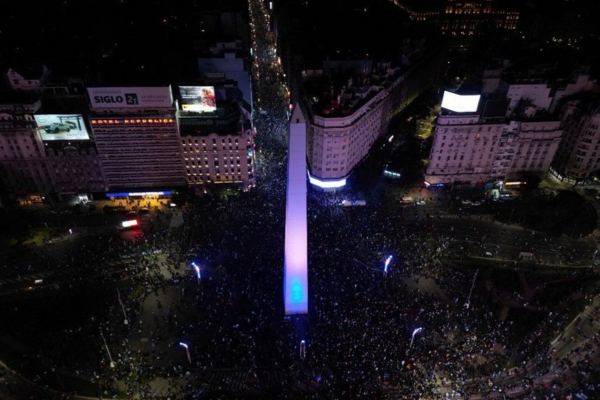 Obelisco foi tomado pela festa argentina