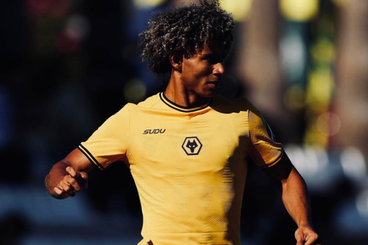 Pedro Lima está usando a camisa 37 no Wolves