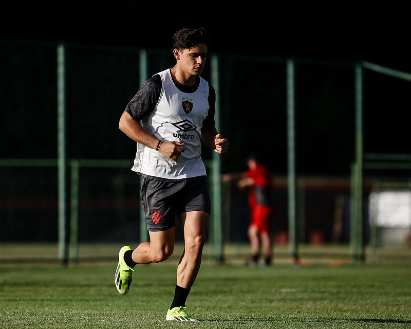 Atacante Lenny Lobato fará sua estreia pelo Sport