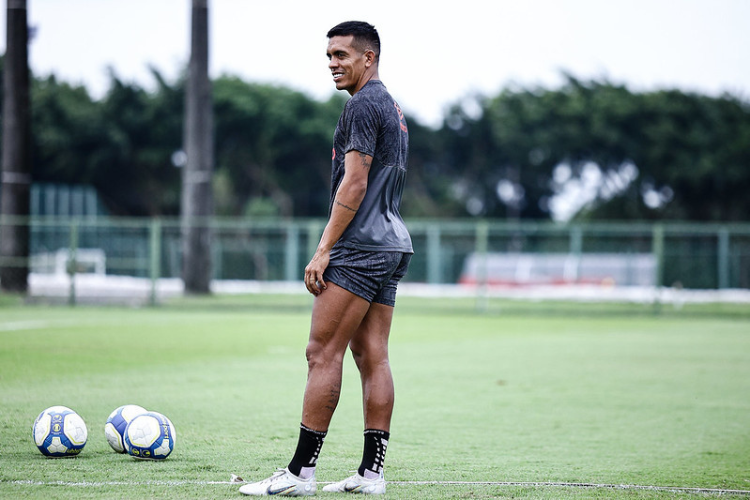 Cariús estará a disposição do técnico Guto Ferreira contra o Santos