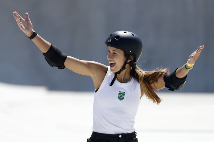 Dora Varella repete feito na estreia da modalidade em olimpíadas, em Tóquio-2020, e vai à mais uma final do skate park