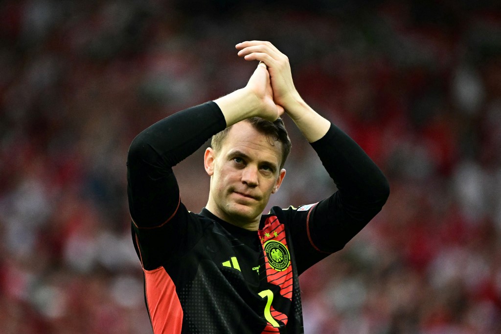 Após 15 anos da primeira convocação, Neuer se aposenta da seleção alemã