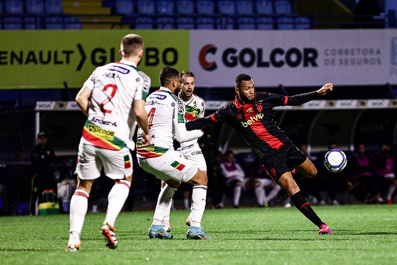 Sport voltou a jogar mal contra o Brusque