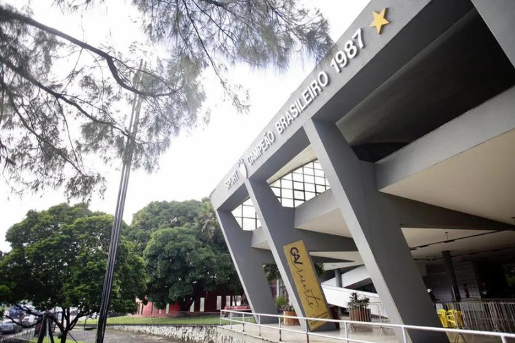 O Sport monta telão para torcedores acompanharem o duelo contra o Avaí