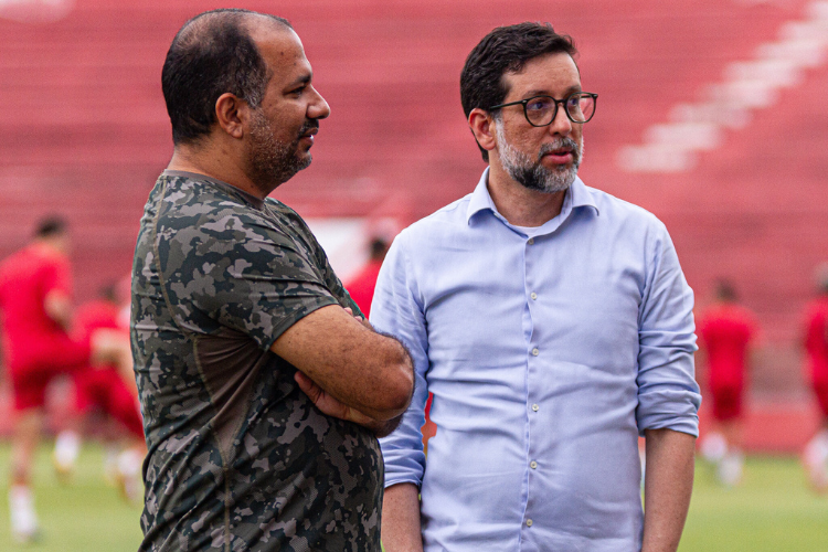 O Timbu busca um executivo que atue diretamente em contato com o elenco
