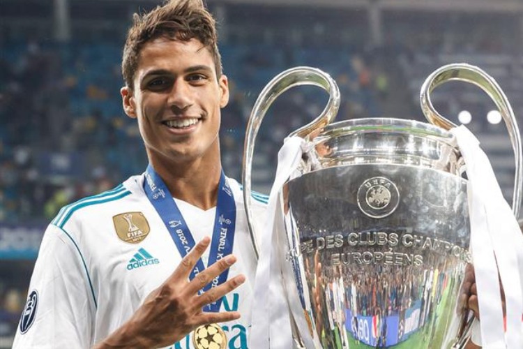 O tetra campeão da Champions, Varane, anuncia sua aposentadoria 