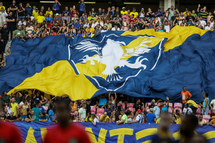 Retrô aposta na força da equipe atuando na Arena de Pernambuco