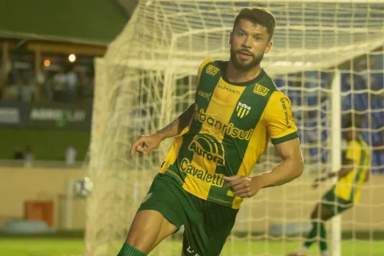 Jhonatan Ribeiro é o novo reforço do Santa Cruz