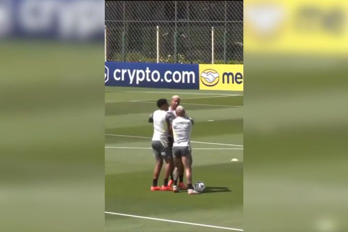 Nenhum dos envolvidos na briga se posicionou até o momento