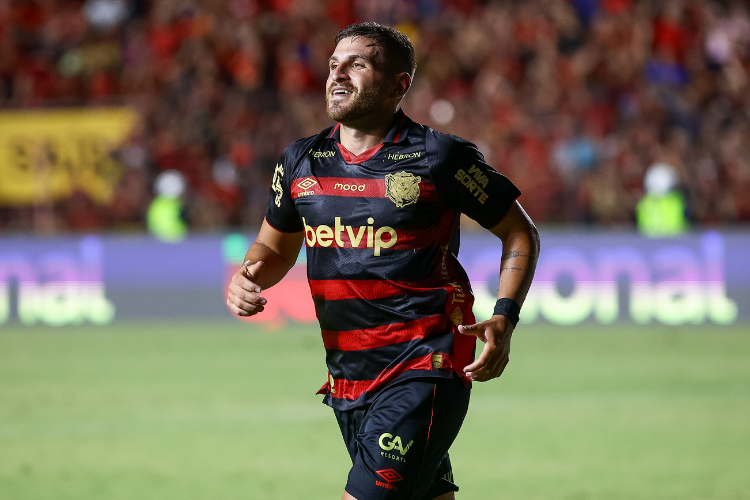 Presidente do Sport revela surpresa com pré-contrato de Julián Fernández