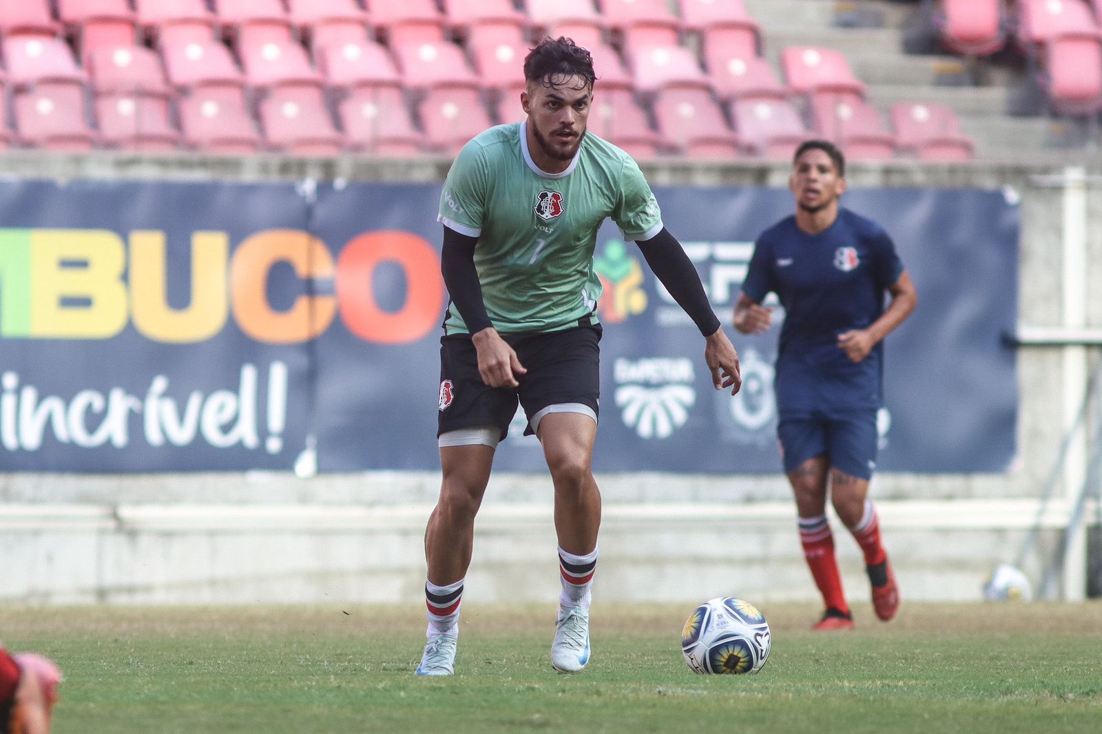 Santa Cruz encarou sua equipe sub-20 na Arena de Pernambuco