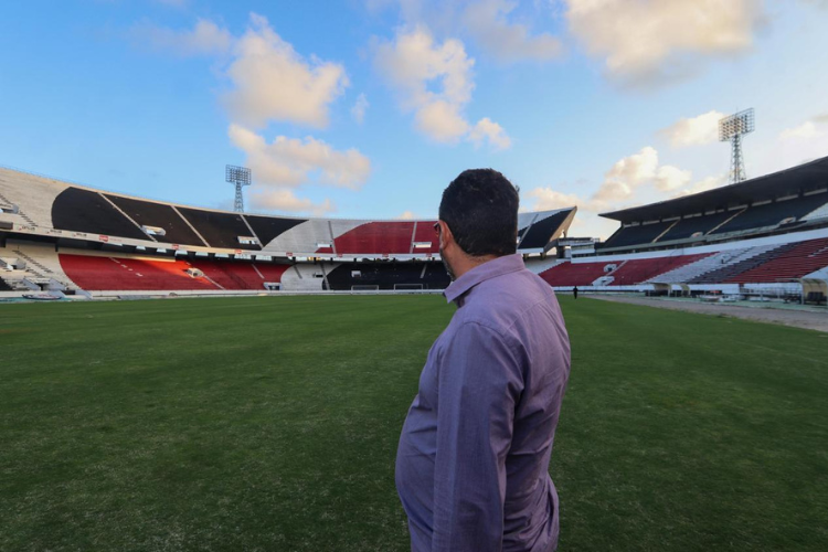 Gramado do Arruda começa apresentar melhorias