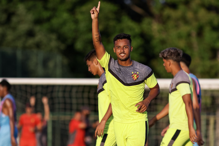 Kayan Romero, lateral do Sport