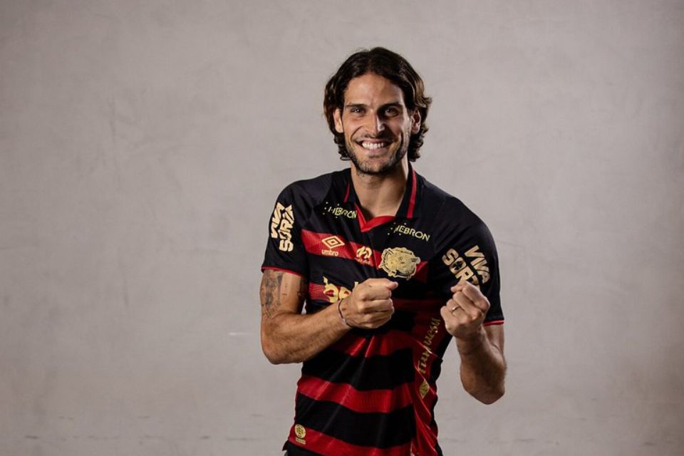 Atacante soma três gols em quatro jogos pela seleção 