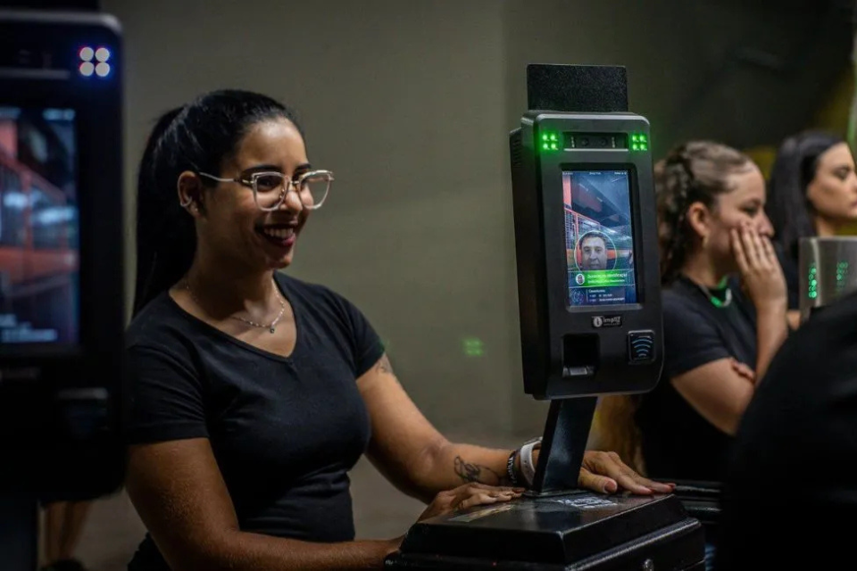Sport amplia acesso por biometria facial opcional na Ilha do Retiro