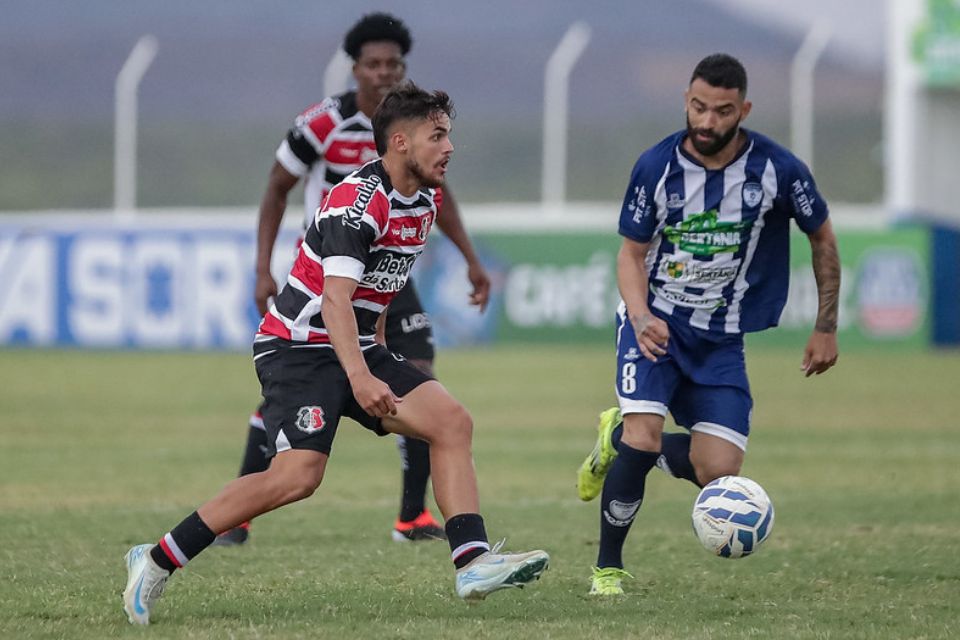 João Pedro, autor do gol anulado do tricolor