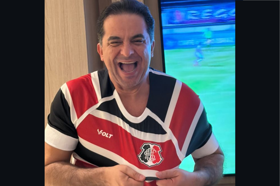 Emprésário mineiro publicou uma foto com a camisa do Santa Cruz