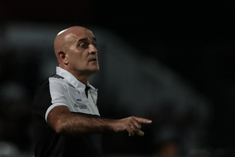 Treinador celebra a chegada de um novo tempo no Santa Cruz