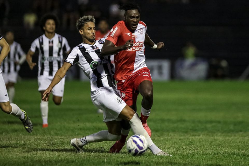 O atacante San soma um gol com a camisa do Náutico