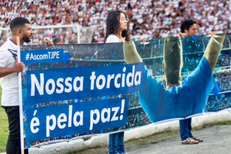 Campanha foi lan&ccedil;ada durante a partida entre Santa Cruz e Afogados, realizada no Est&aacute;dio do Arruda/Gustavo Borges/FPF
