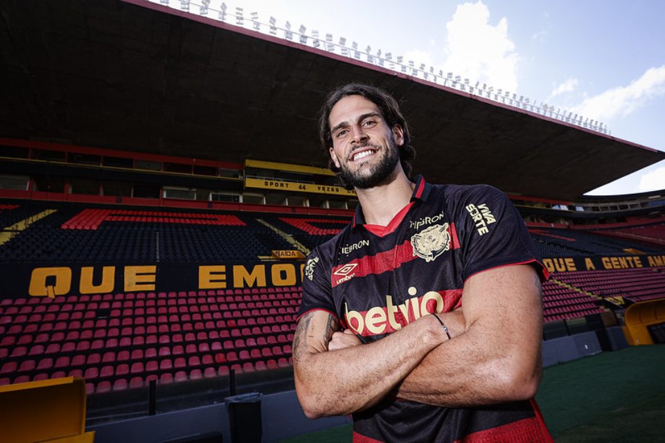 Gonçalo Paciência, novo atacante do Sport