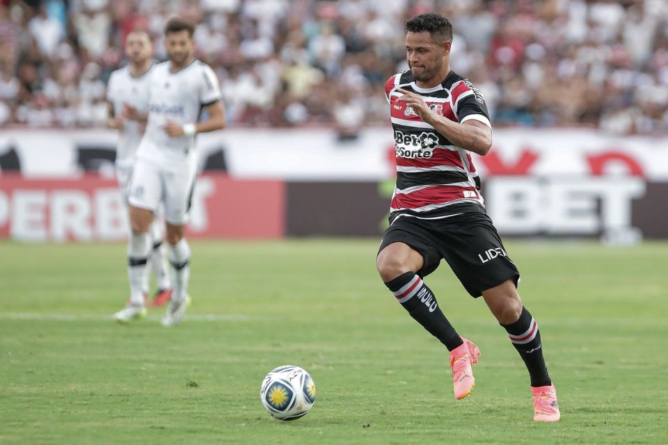 Sem marcar há quatro jogos, Gilvan vive seca de gols no Santa Cruz