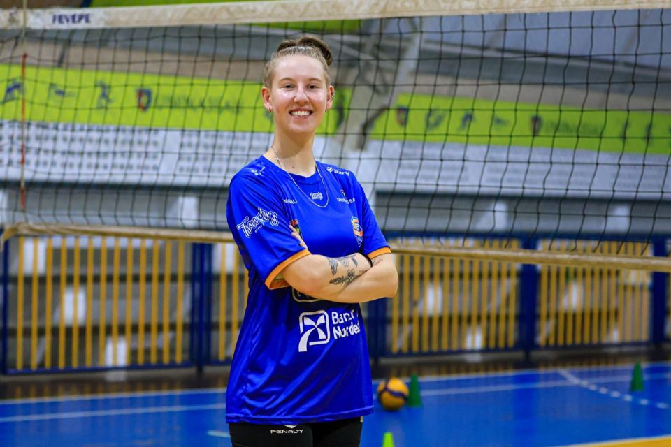 Betina chega para substituir a levantadora Thaynã Moraes