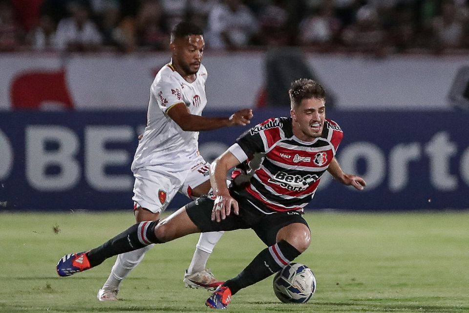 Meia é dúvida para o duelo contra o Náutico, neste sábado (25), nos Aflitos