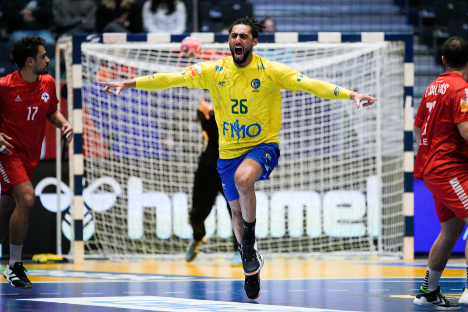O Brasil superou o Chile com show de Haniel Langaro, autor de oito gols
