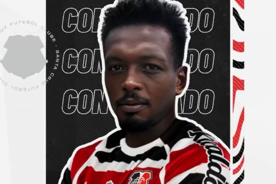 Vinícius Silva chega como o segundo lateral-esquerdo de origem no elenco Coral