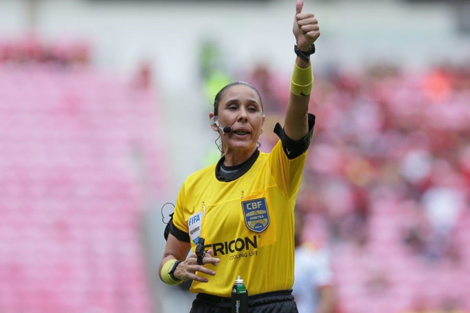 Deborah Cecília apitará Náutico x Santa Cruz pelo Pernambucano
