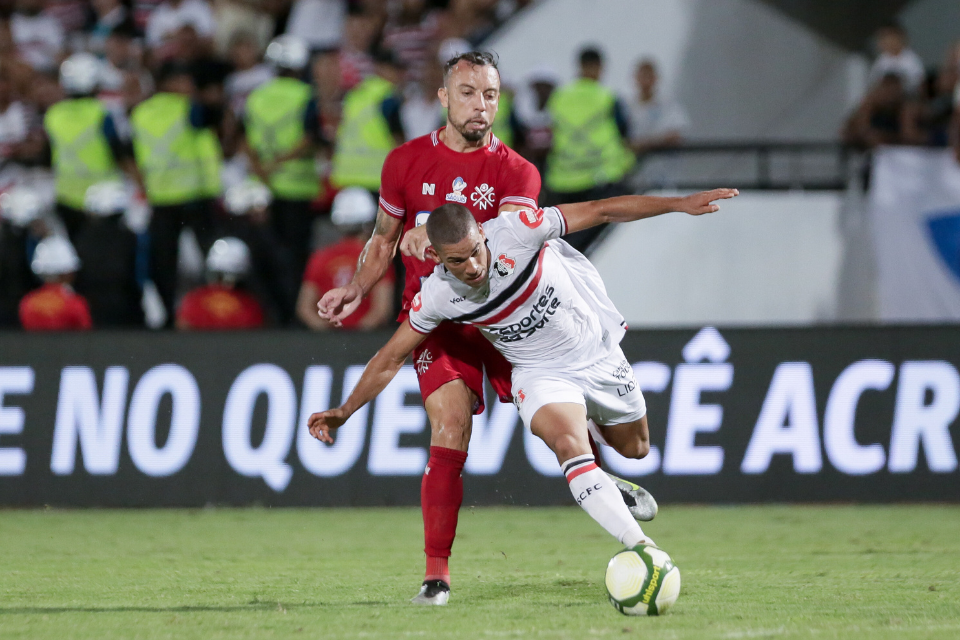 Timbu e a Cobra Coral se enfrentam neste sábado (25)