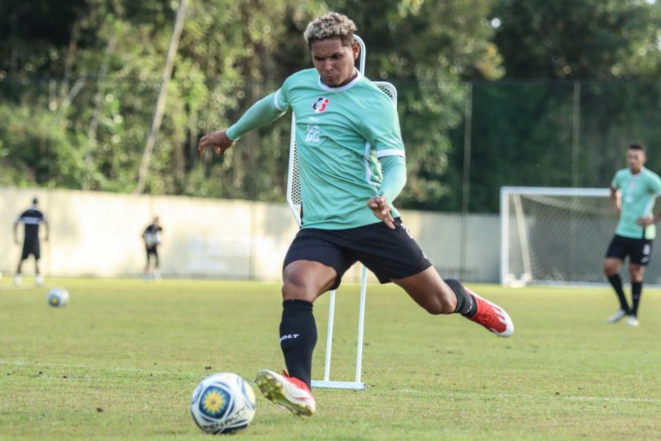 O atacante Zé Artur acertou com o ASA