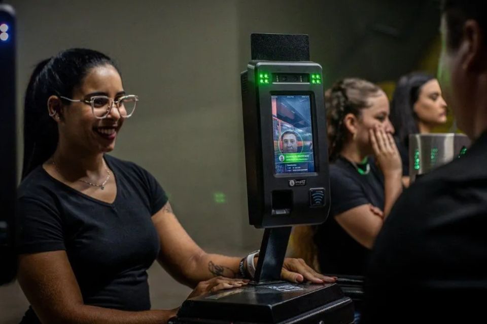 Sport anuncia biometria facial na arquibancada do placar com cadastro obrigatório

