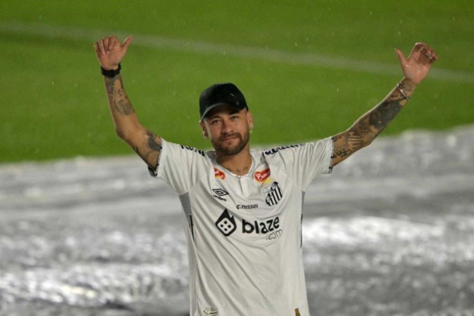 Neymar enfrentar&aacute; Botafogo-SP e Novorizontino antes do cl&aacute;ssico contra o Corinthians, em 12 de fevereiro/Nelson Almeida/AFP