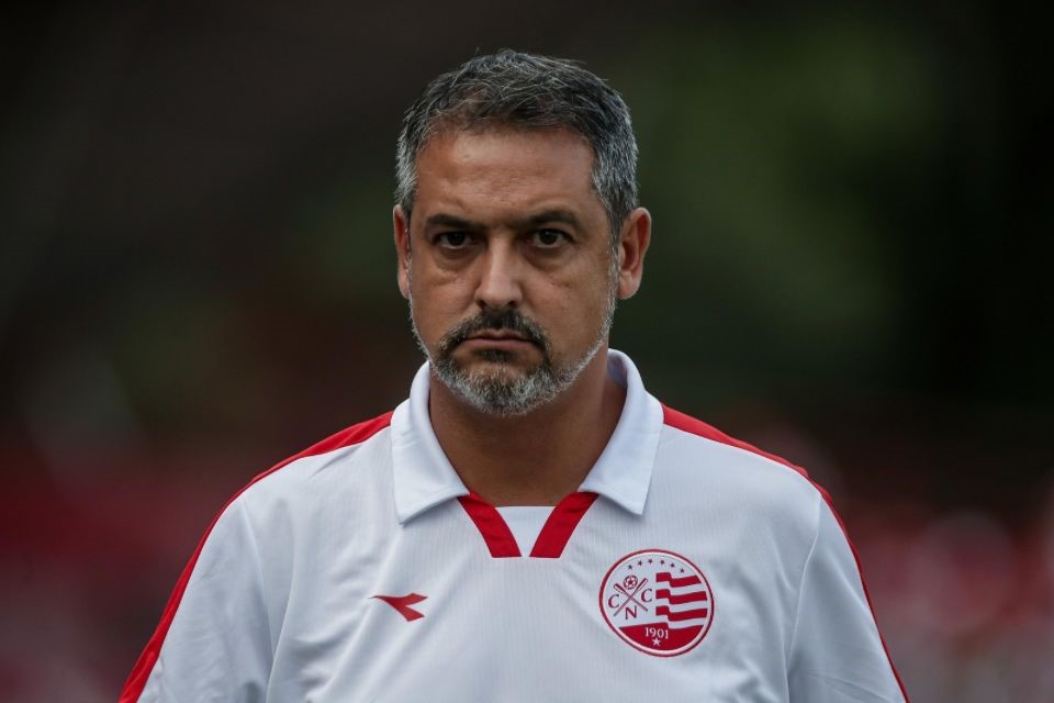 Marquinhos Santos parabeniza elenco por alta carga de jogos