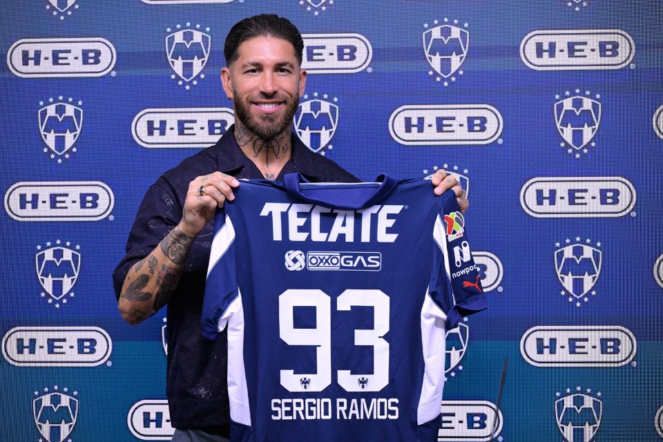 Sergio Ramos usará o emblemático número 93 no novo clube