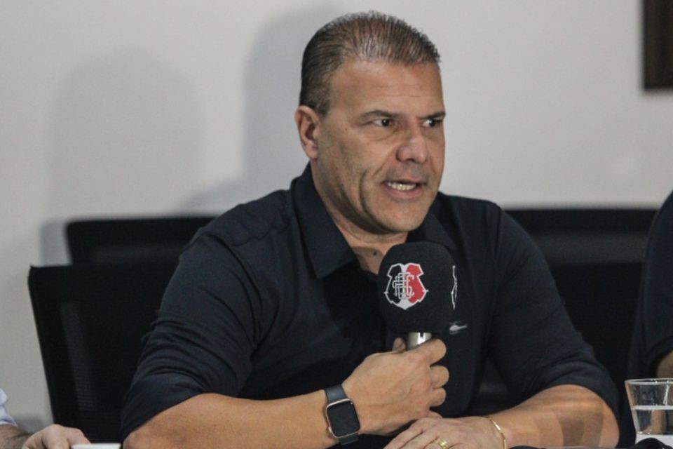 Santa Cruz se movimenta no mercado buscando reforços