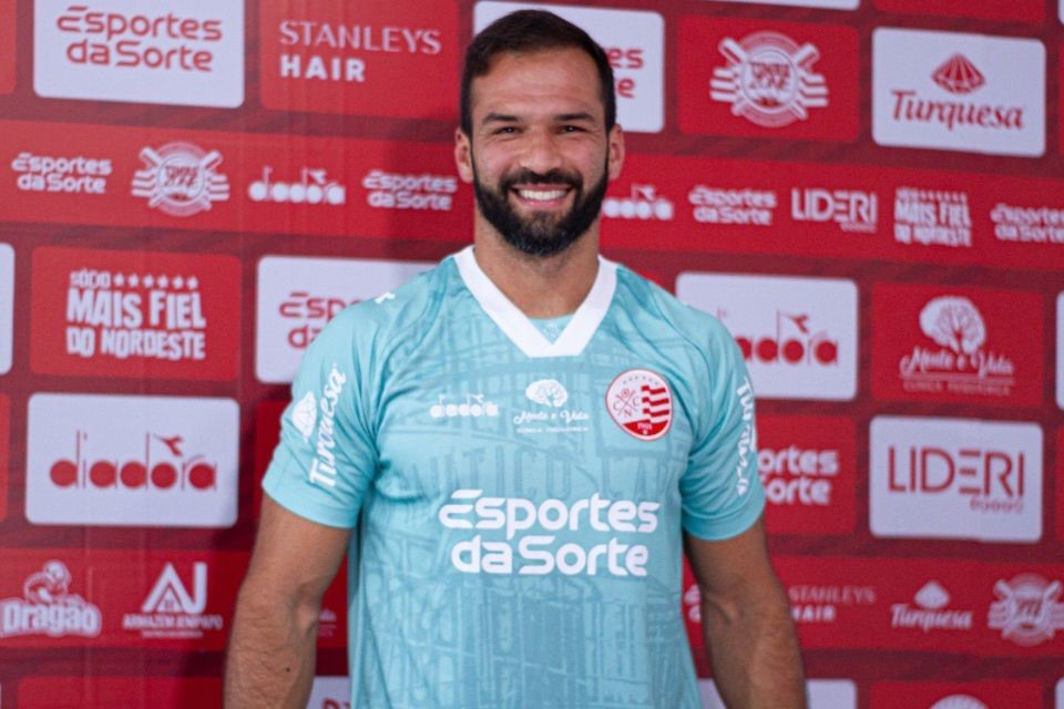 Muriel chega com status de titular absoluto no Náutico