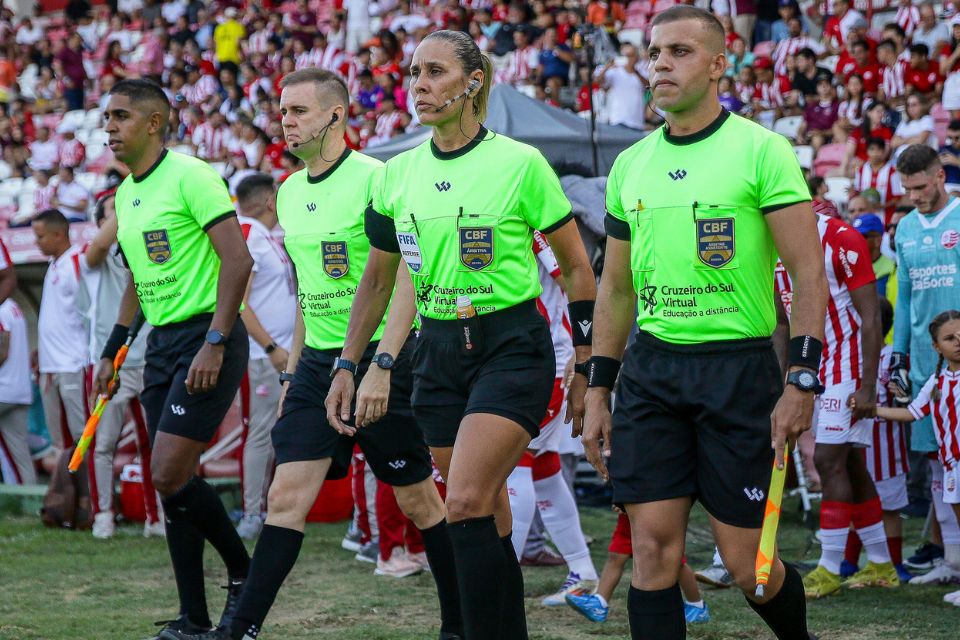 Arbitragem da partida entre Náutico x Santa Cruz